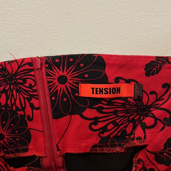 Cute strapless a-line mini dress. Red with black flowers and ties at the back. - Picture 3 of 4